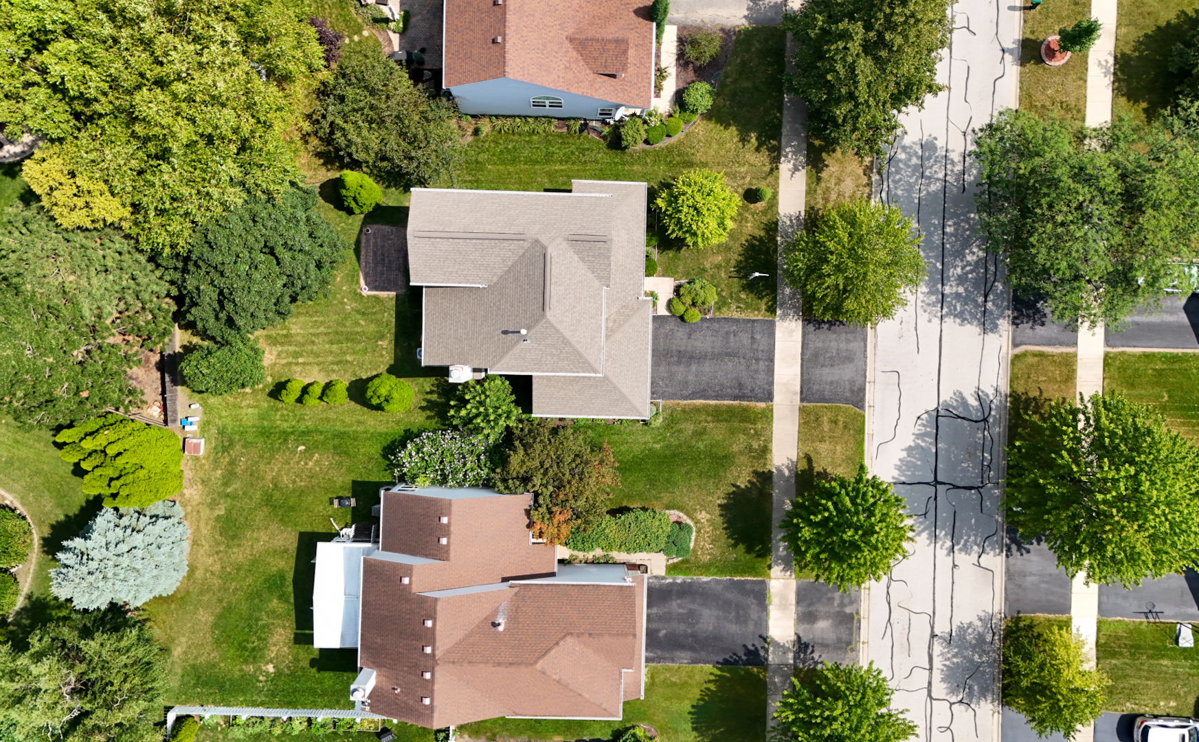 808 Violet Circle Naperville, IL 60540 - Photo 21 of 31 an aerial view of a house with a yard