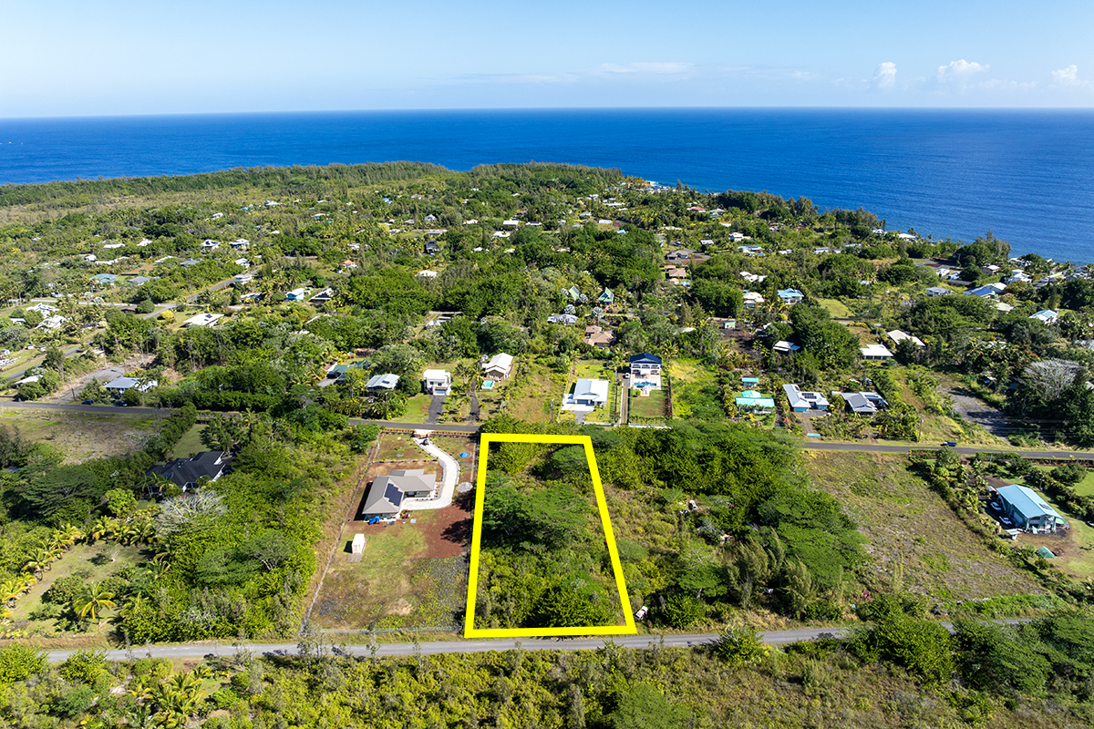 15-1576 Lot 3077 Beach Road Keaau, HI 96749 - Photo 2 of 23 a view of an outdoor space and a lake view