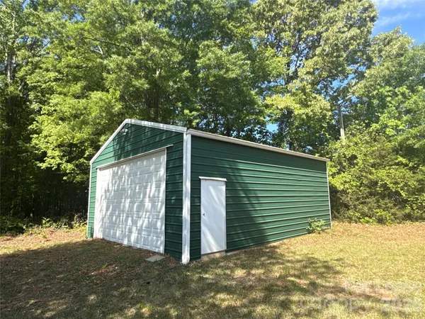 $2,300 | 1131 Kendrick Road, Gastonia, NC 28056