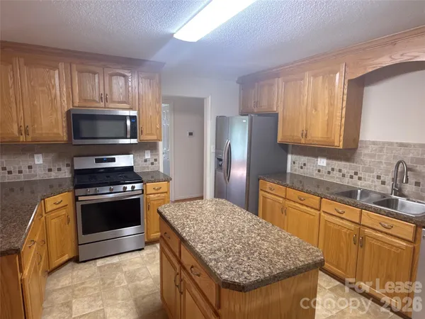 $2,300 | 1131 Kendrick Road, Gastonia, NC 28056