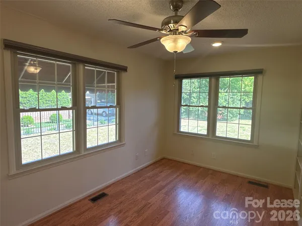 $2,300 | 1131 Kendrick Road, Gastonia, NC 28056