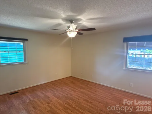 $2,300 | 1131 Kendrick Road, Gastonia, NC 28056