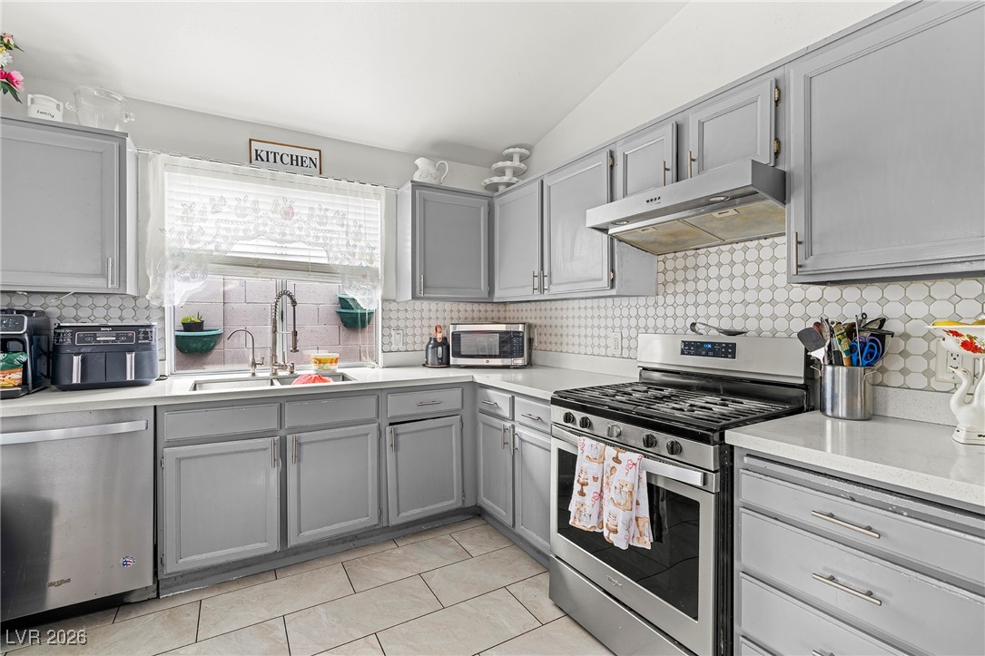 2184 Raspberry Hill Road Las Vegas, NV 89142 - Photo 4 of 21