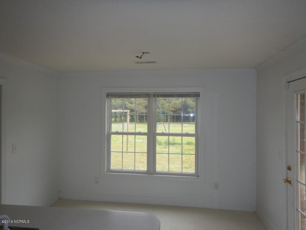 6207 Reedy Branch Road Winterville, NC 28590 - Photo 8 of 23 31 DINETTE