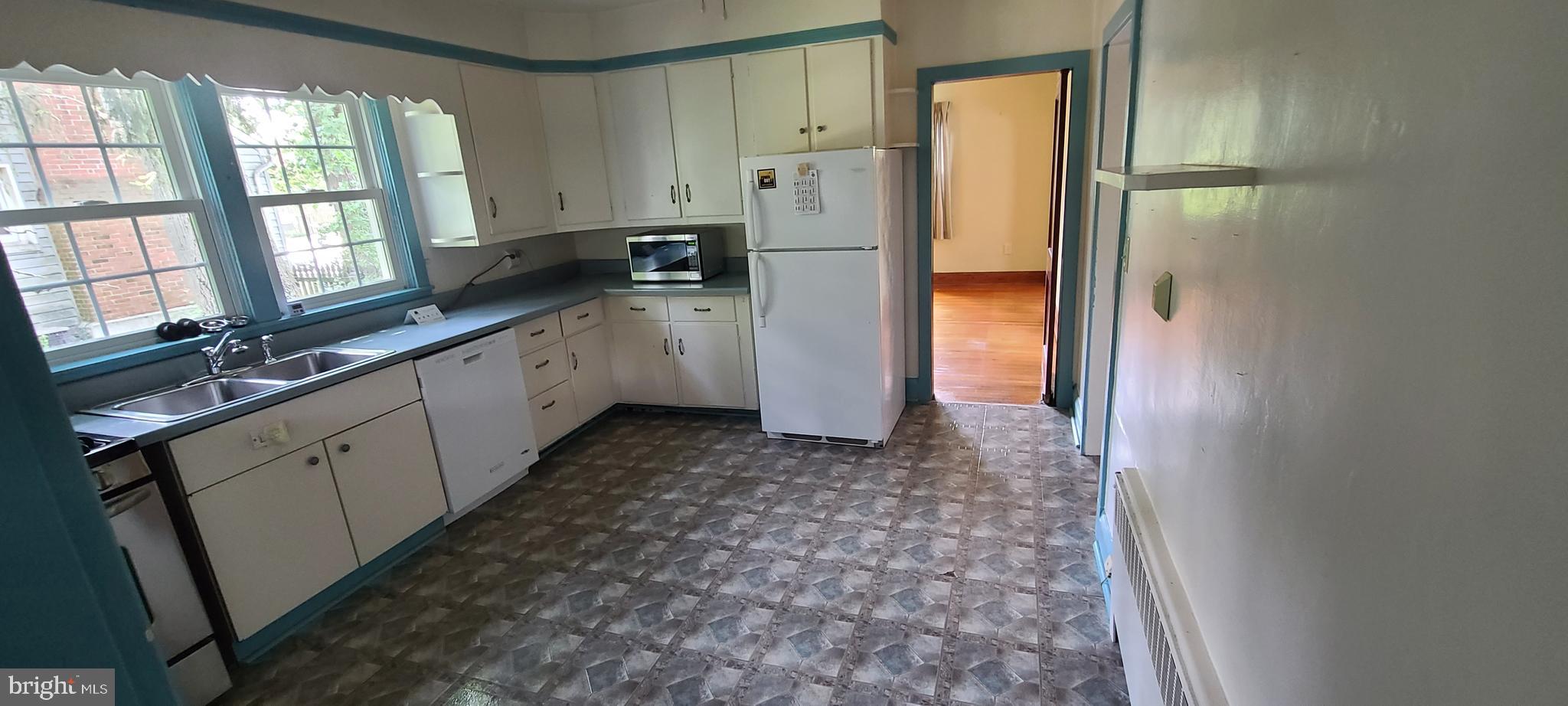 25 Dunmore Road Baltimore, MD 21228 - Photo 11 of 26