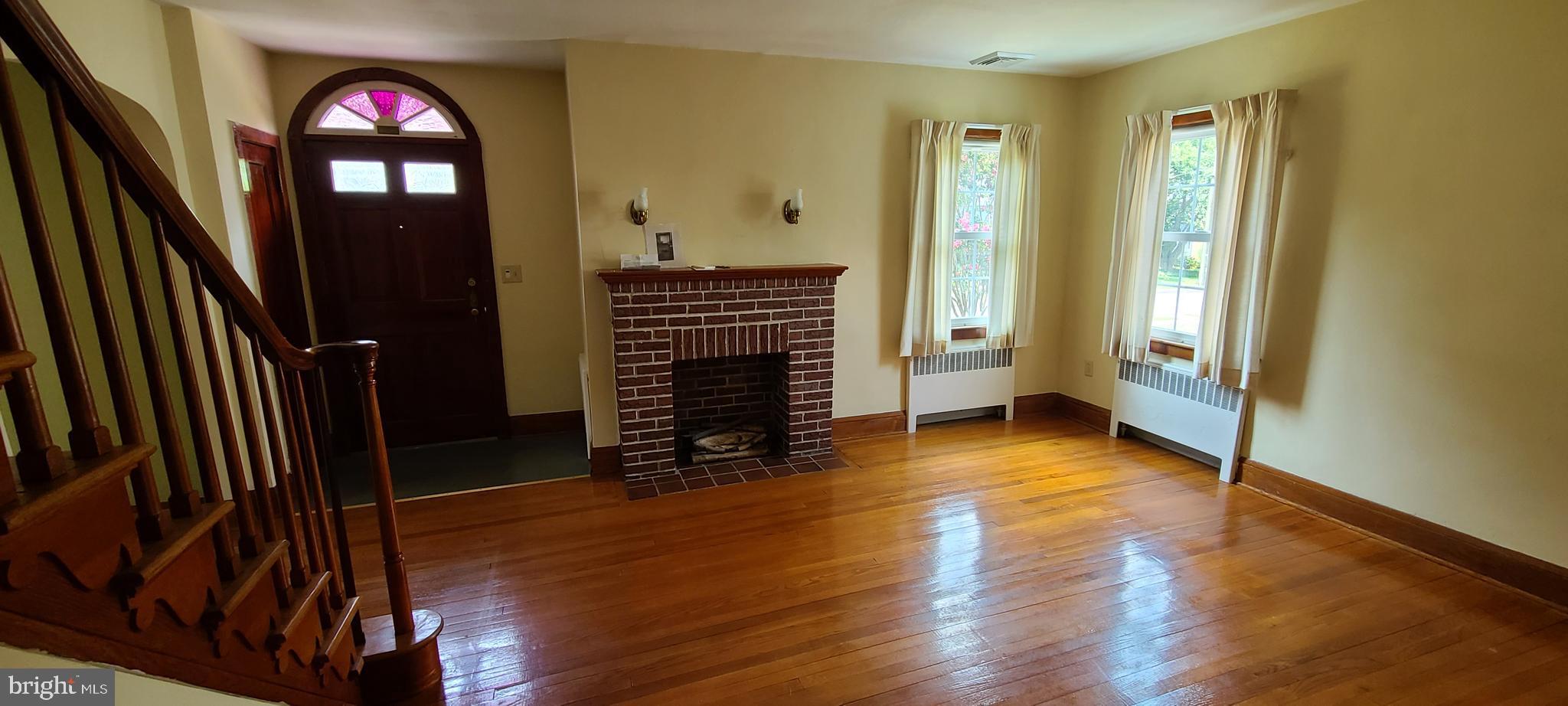 25 Dunmore Road Baltimore, MD 21228 - Photo 5 of 26