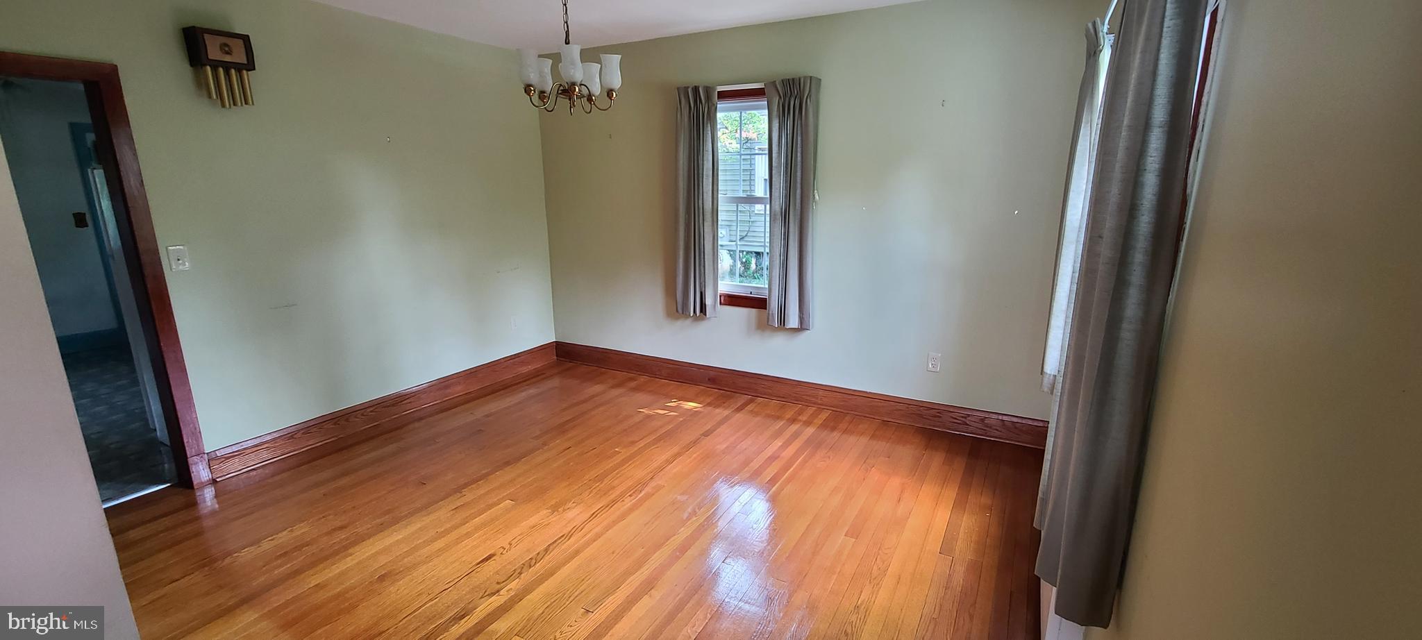 25 Dunmore Road Baltimore, MD 21228 - Photo 7 of 26