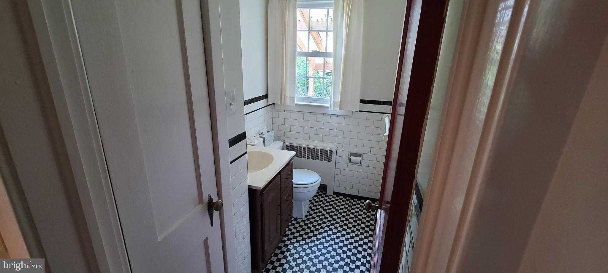 25 Dunmore Road Baltimore, MD 21228 - Photo 10 of 26