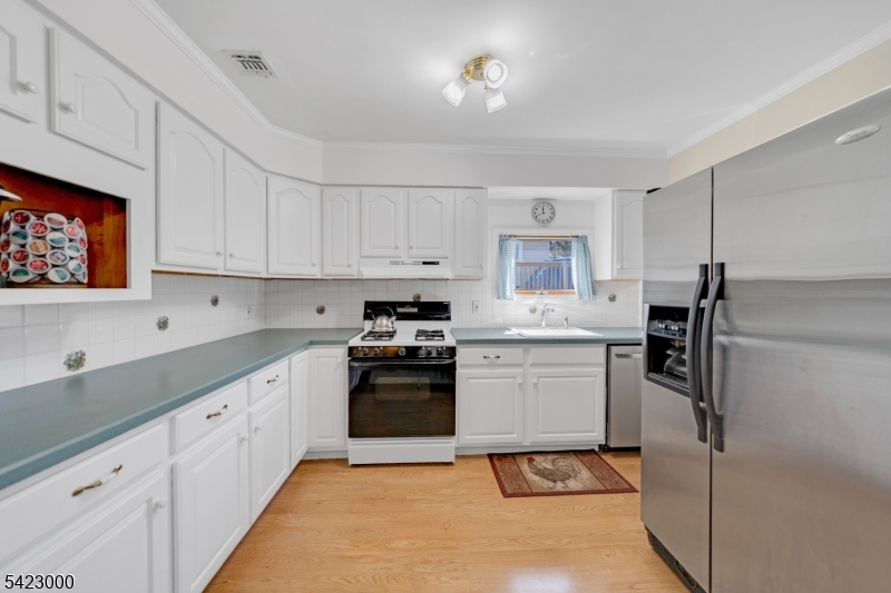 58 Phyllis Road West Orange, NJ 07052 - Photo 5 of 23