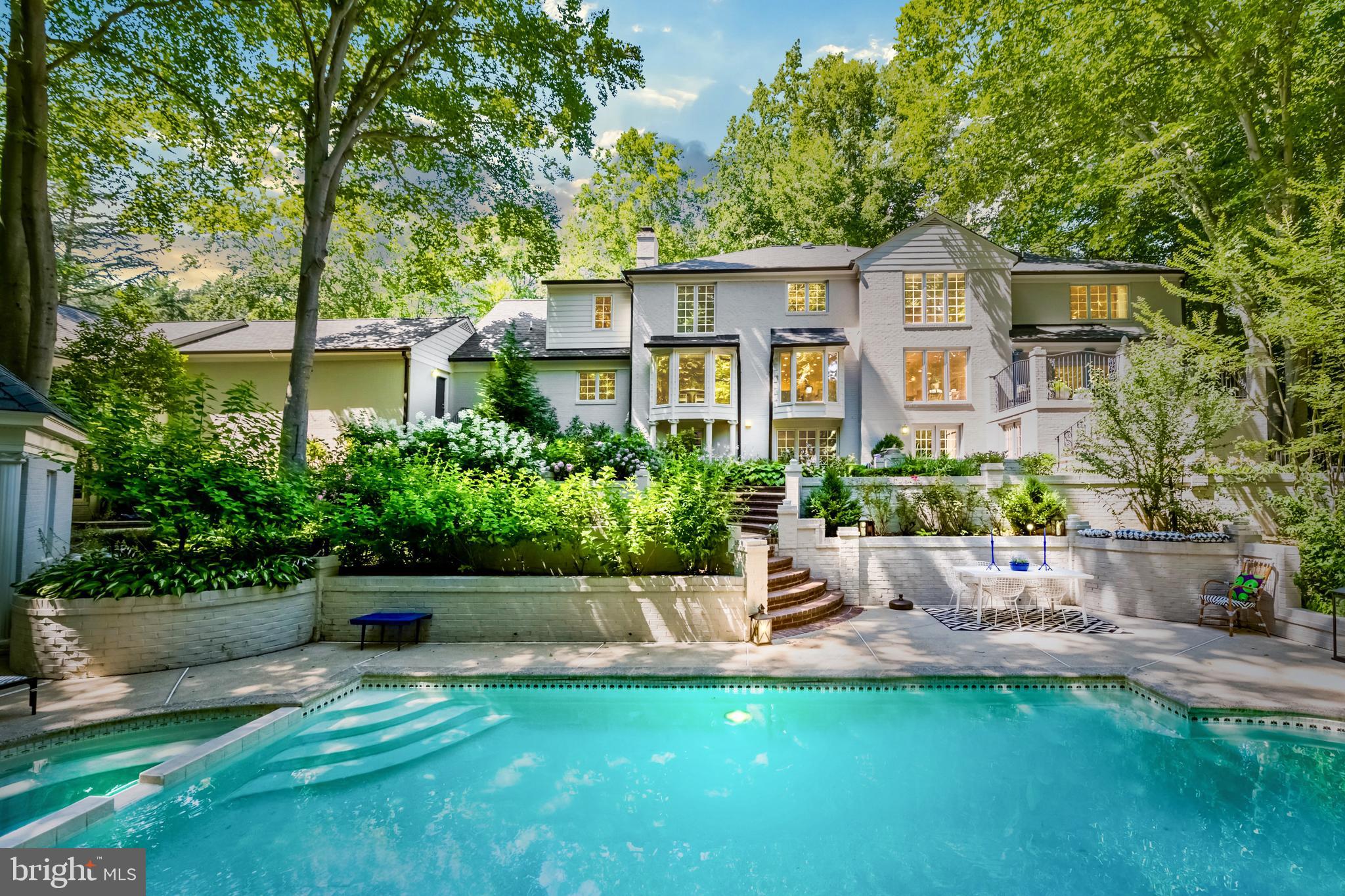 627 Potomac River Road McLean, VA 22102 - Photo 3 of 89