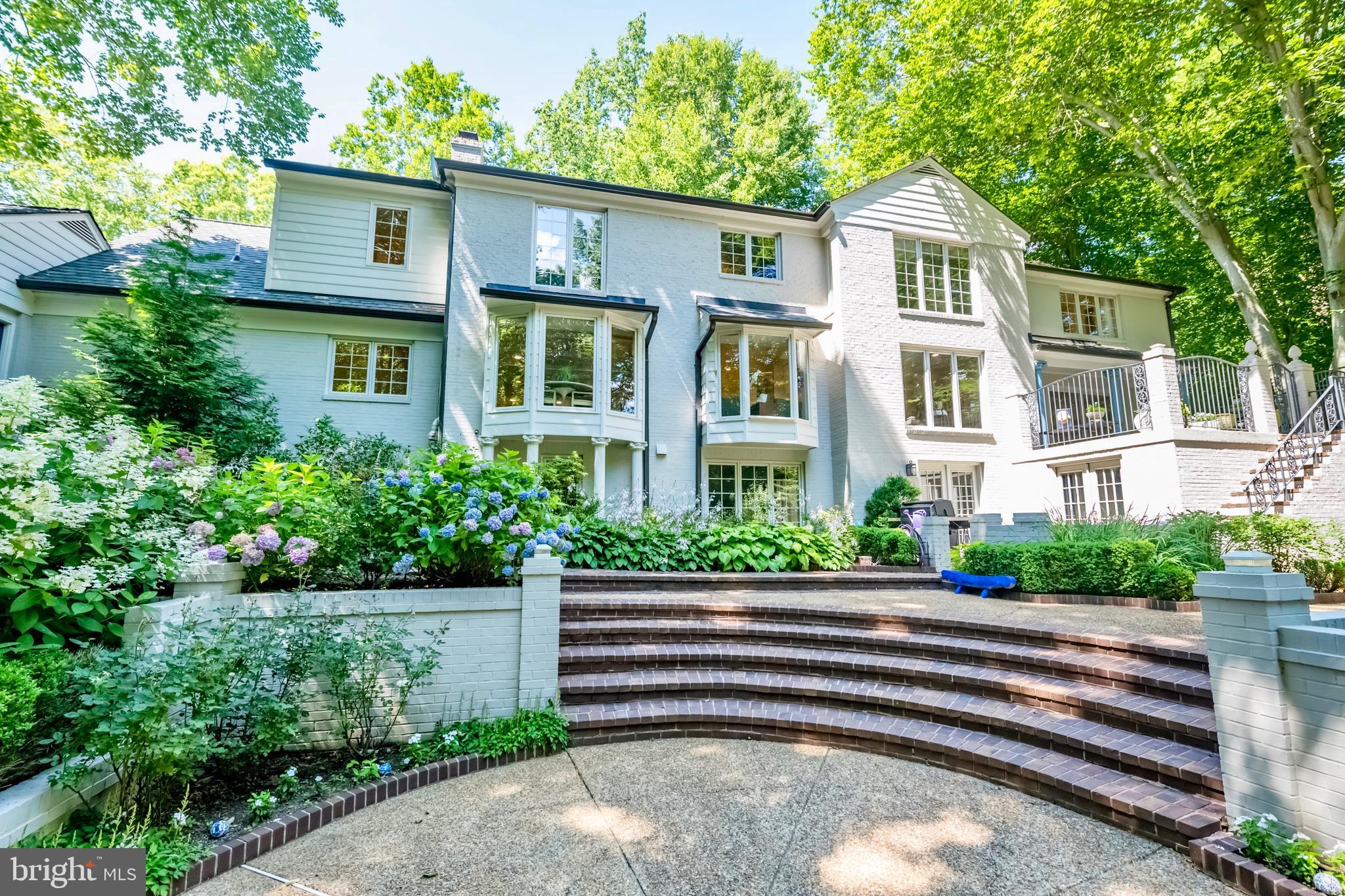 627 Potomac River Road McLean, VA 22102 - Photo 67 of 89 Expansive Gardens and Grounds