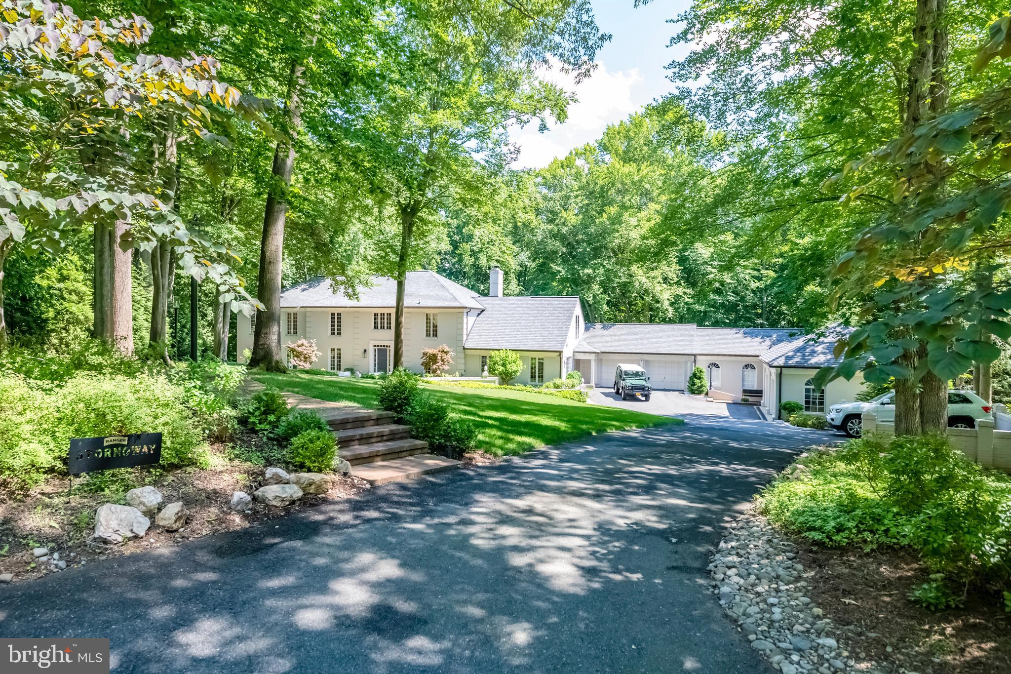 627 Potomac River Road McLean, VA 22102 - Photo 68 of 89 Expansive Gardens and Grounds