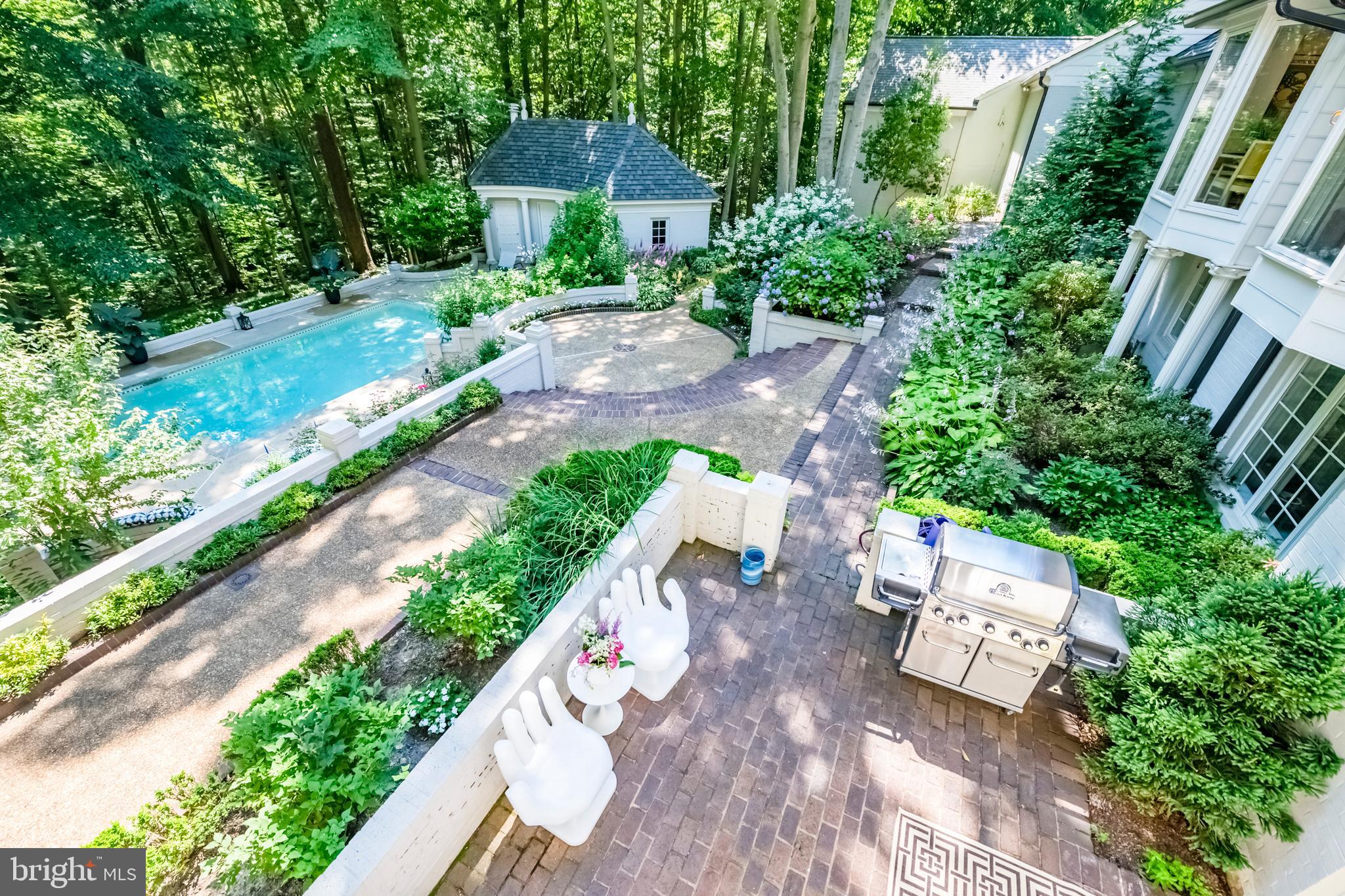 627 Potomac River Road McLean, VA 22102 - Photo 75 of 89 Graceful Plantings and Walkways