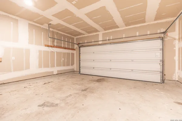 $1,600 | 3923 Ivy Path, St. Hedwig, TX 78152
