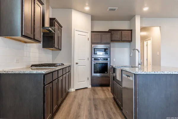 $1,600 | 3923 Ivy Path, St. Hedwig, TX 78152