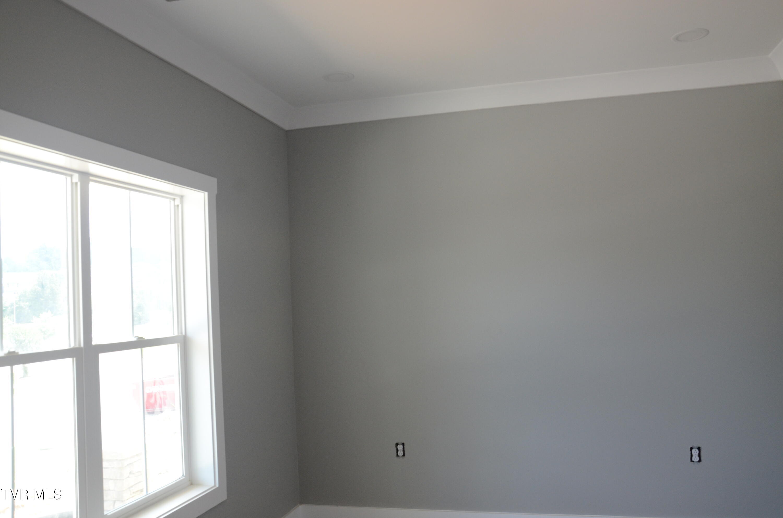 2350 Edinburgh Channel Road Kingsport, TN 37664 - Photo 4 of 24 DSC_0725
