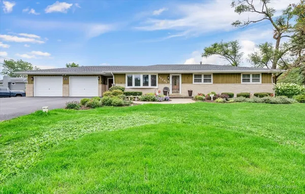 $3,500 | 11251 158th Street, Orland Park, IL 60467