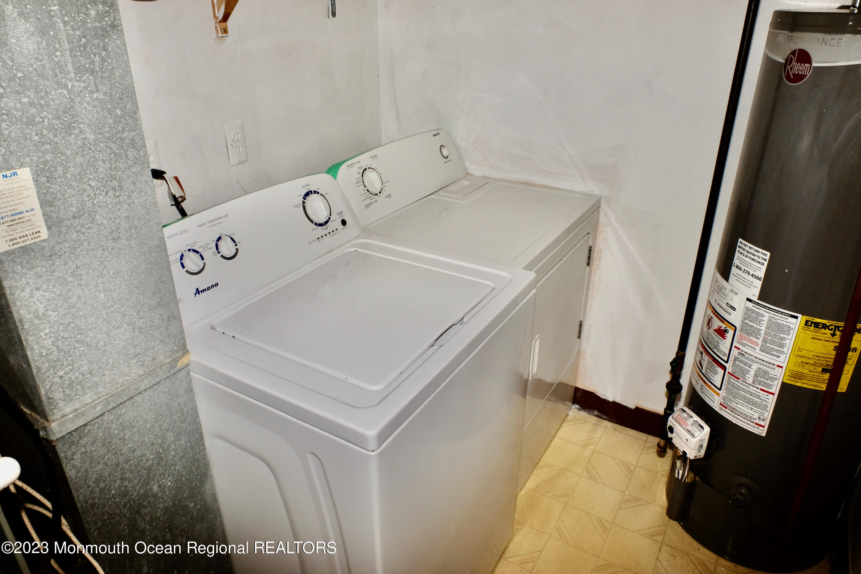 10 Commons Drive Neptune Township, NJ 07753 - Photo 18 of 21 a utility room with dryer and washer