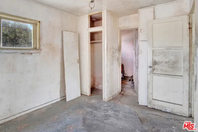 a view of a storage & utility room