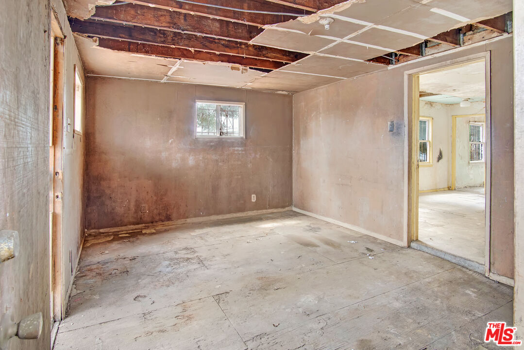2028 East 126th Street Compton, CA 90222 - Photo 22 of 33 a view of an empty room