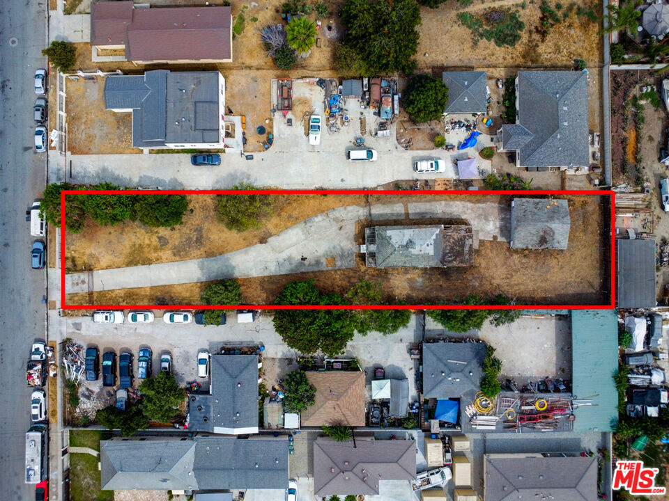 2028 East 126th Street Compton, CA 90222 - Photo 8 of 33 an outdoor cafe with a lot of stuff