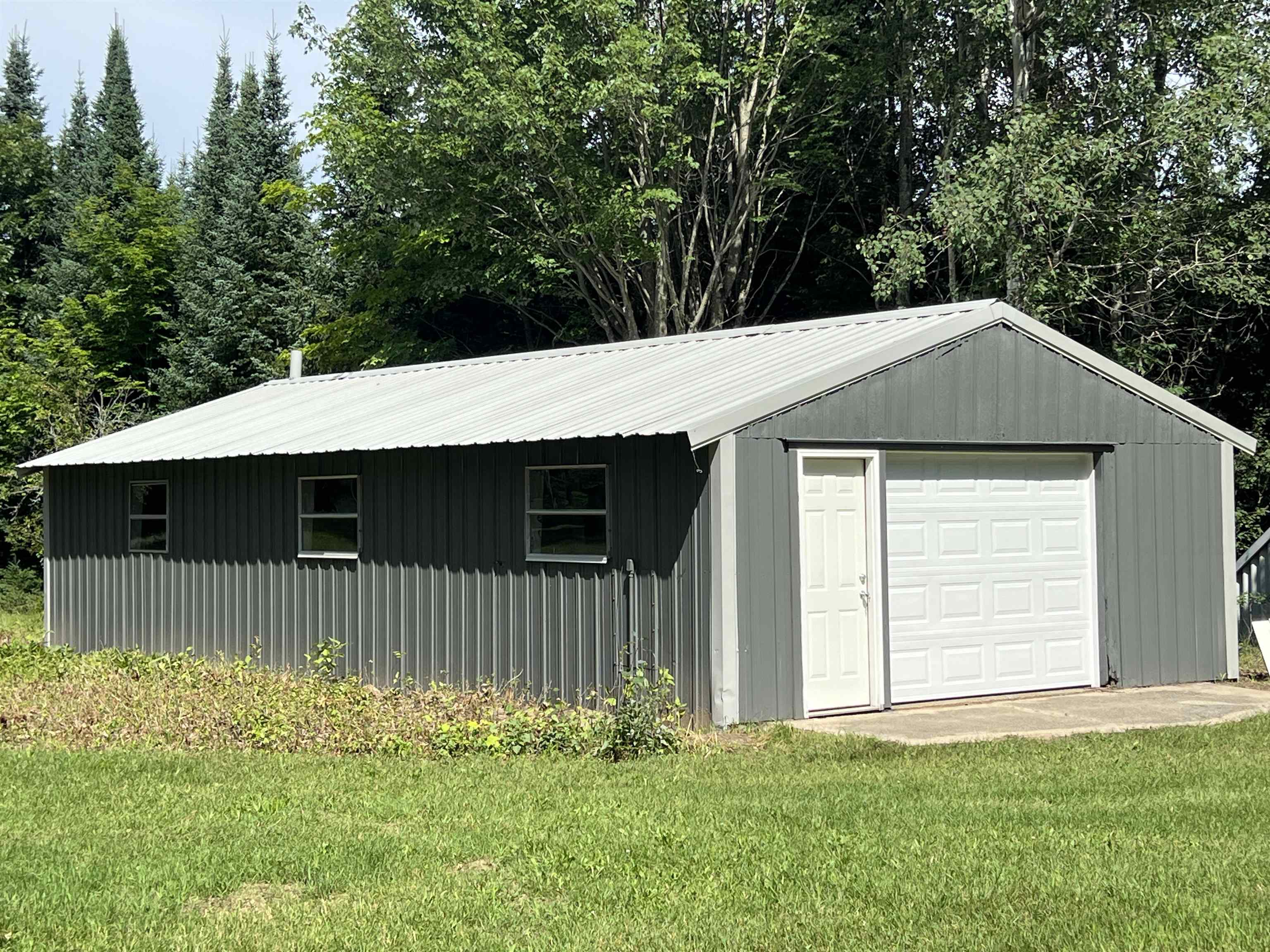 3334 West Edmonds Road Lake City, MI 49651 - Photo 8 of 12 1927591-9228f51e-36cf-498a-be09-b7a2b8f244fe.JPG