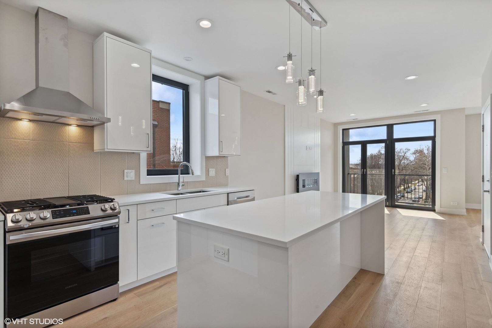 3332 West Irving Park Road, Unit 3 Chicago, IL 60618 - Photo 6 of 18
