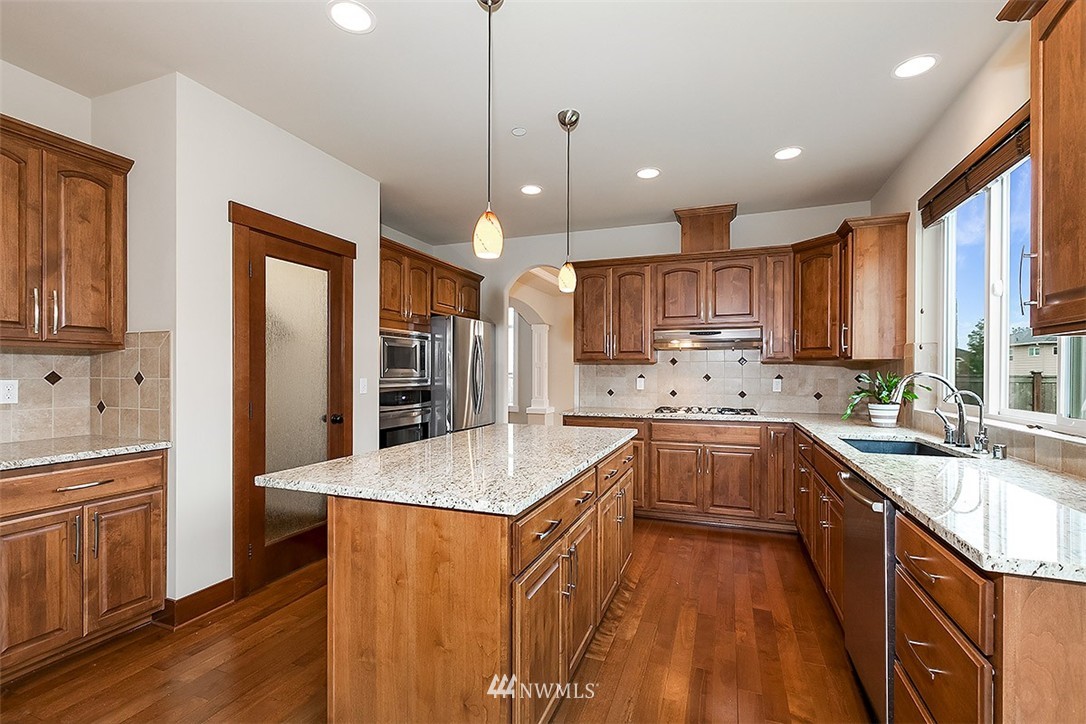 21620 32nd Avenue Southeast Bothell, WA 98021 - Photo 5 of 16
