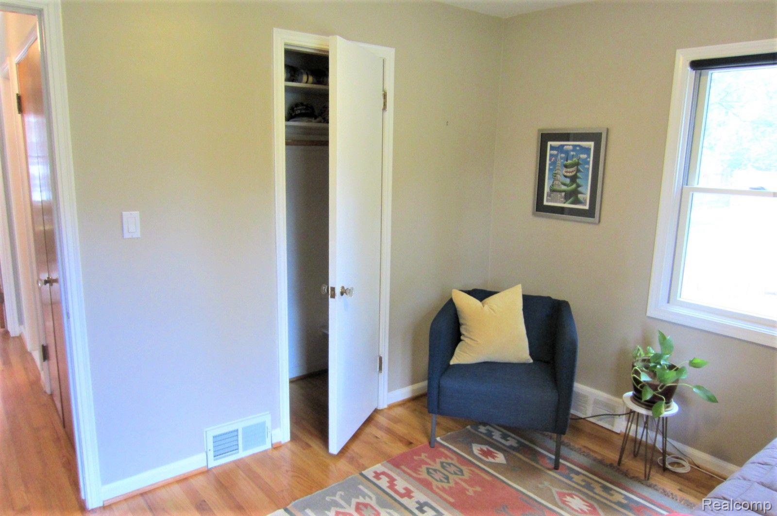 2737 Manchester Road Birmingham, MI 48009 - Photo 29 of 42 Closet view in Bedroom 3