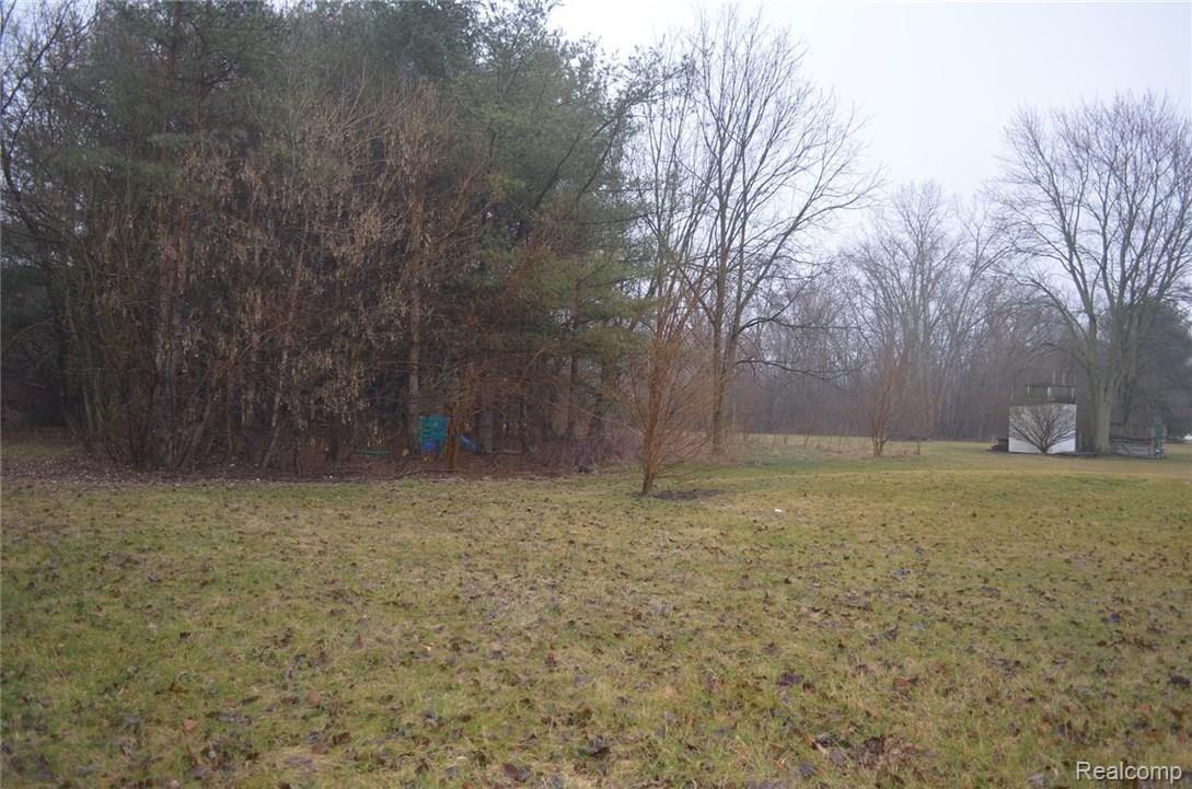 17565 Sumpter Road Belleville, MI 48111 - Photo 20 of 25 20.JPG