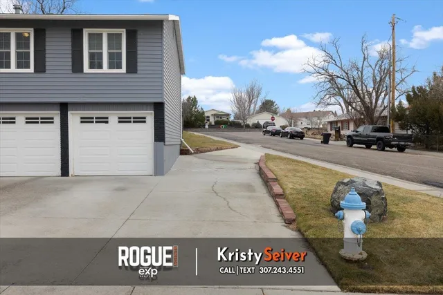 $330,000 | 3600 Navarre Road, Casper, WY 82604