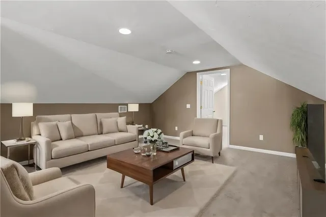 $2,600 | 45 Marsden Road, Rochester, NY 14609