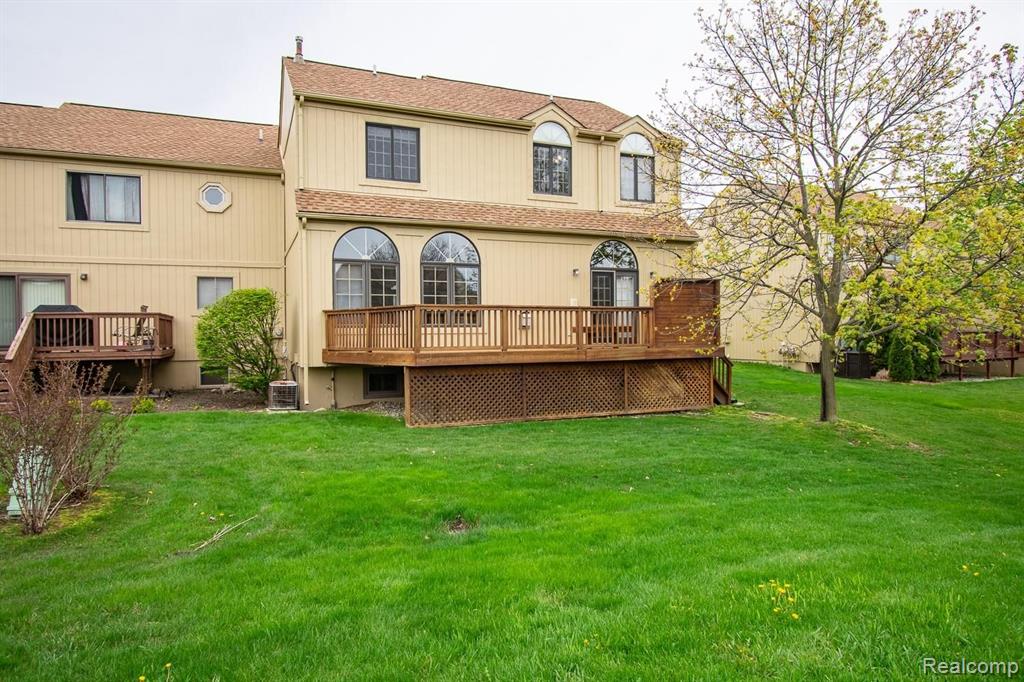 2231 Crystal Drive, Unit 25 Rochester Hills, MI 48309 - Photo 37 of 41