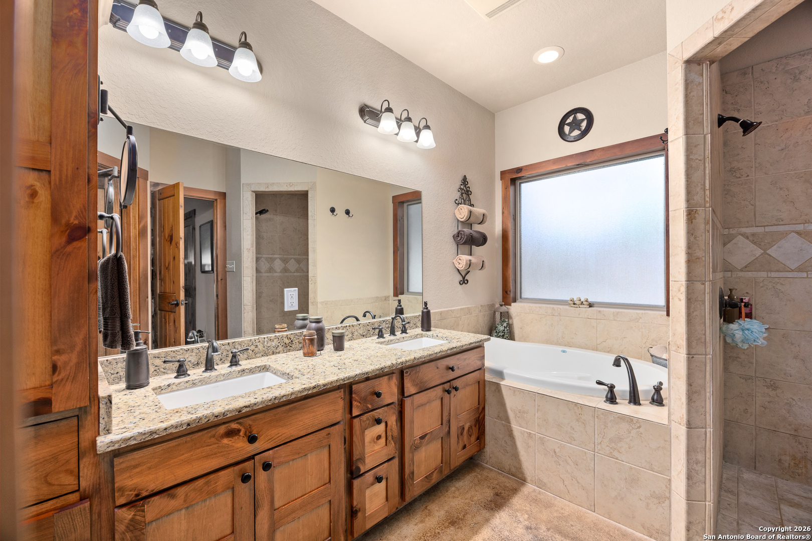 488 Phillip Drive Pipe Creek, TX 78063 - Photo 17 of 50