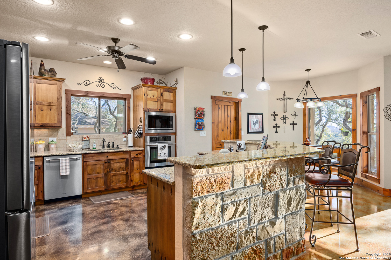 488 Phillip Drive Pipe Creek, TX 78063 - Photo 7 of 50