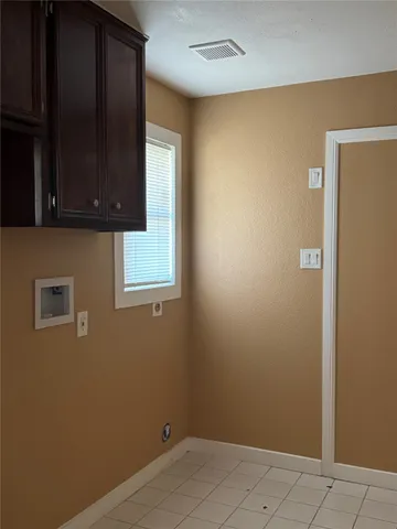 a view of utility room