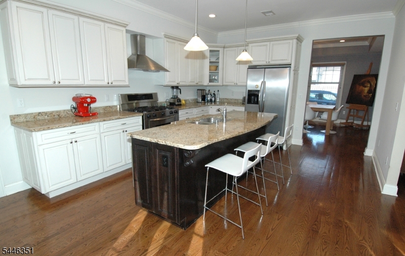 52 Morris Avenue, Unit B Summit, NJ 07901 - Photo 11 of 20