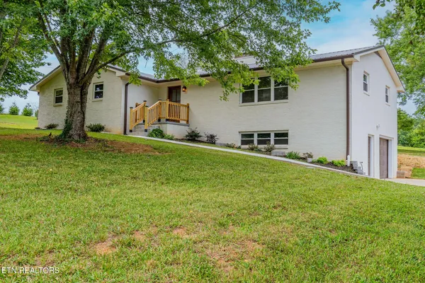 $629,000 | 7918 Barker Road, Corryton, TN 37721