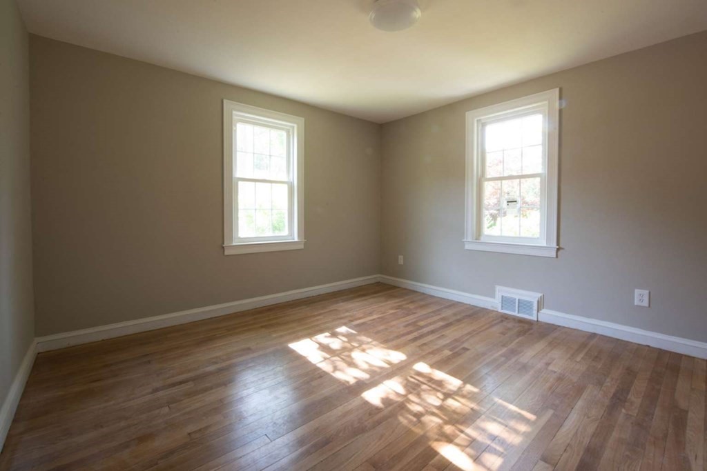 22 Spring Street Sudbury, MA 01776 - Photo 9 of 19 Gallery Image 9