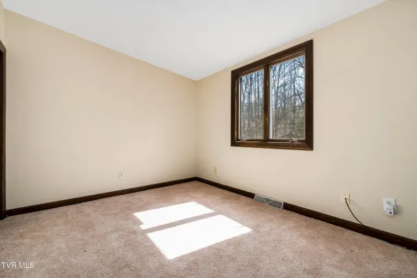 $650,000 | 746 Quail Hollow Drive, Elizabethton, TN 37643