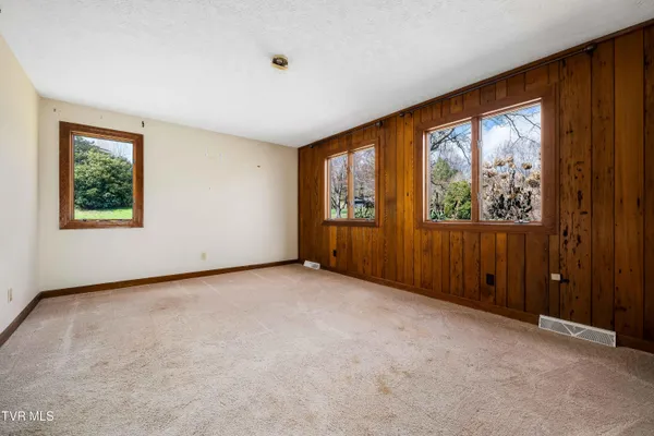 $650,000 | 746 Quail Hollow Drive, Elizabethton, TN 37643