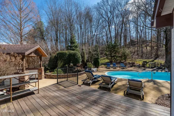 $650,000 | 746 Quail Hollow Drive, Elizabethton, TN 37643