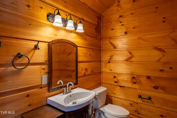 $650,000 | 746 Quail Hollow Drive, Elizabethton, TN 37643