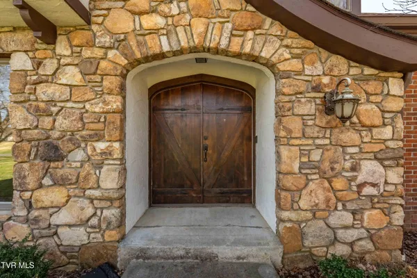 $650,000 | 746 Quail Hollow Drive, Elizabethton, TN 37643