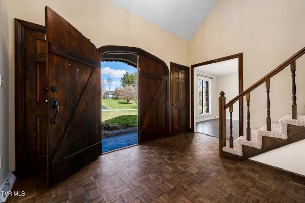 $650,000 | 746 Quail Hollow Drive, Elizabethton, TN 37643