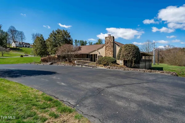 $650,000 | 746 Quail Hollow Drive, Elizabethton, TN 37643