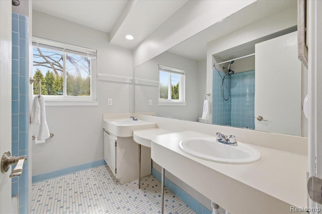 35009 Shell Drive Sterling Heights, MI 48310 - Photo 14 of 23 Gallery Image 14