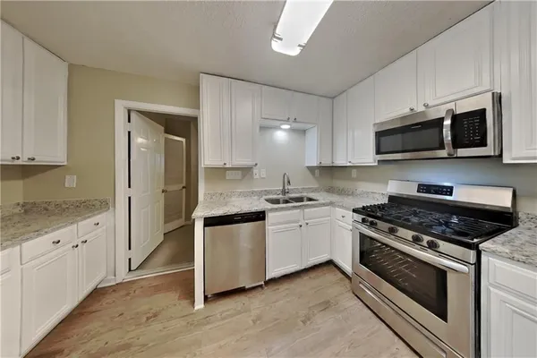 $2,000 | 4200 Irish Highland Drive, Powder Springs, GA 30127