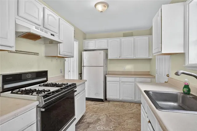 $950,000 | 2521 190th Street, Redondo Beach, CA 90278