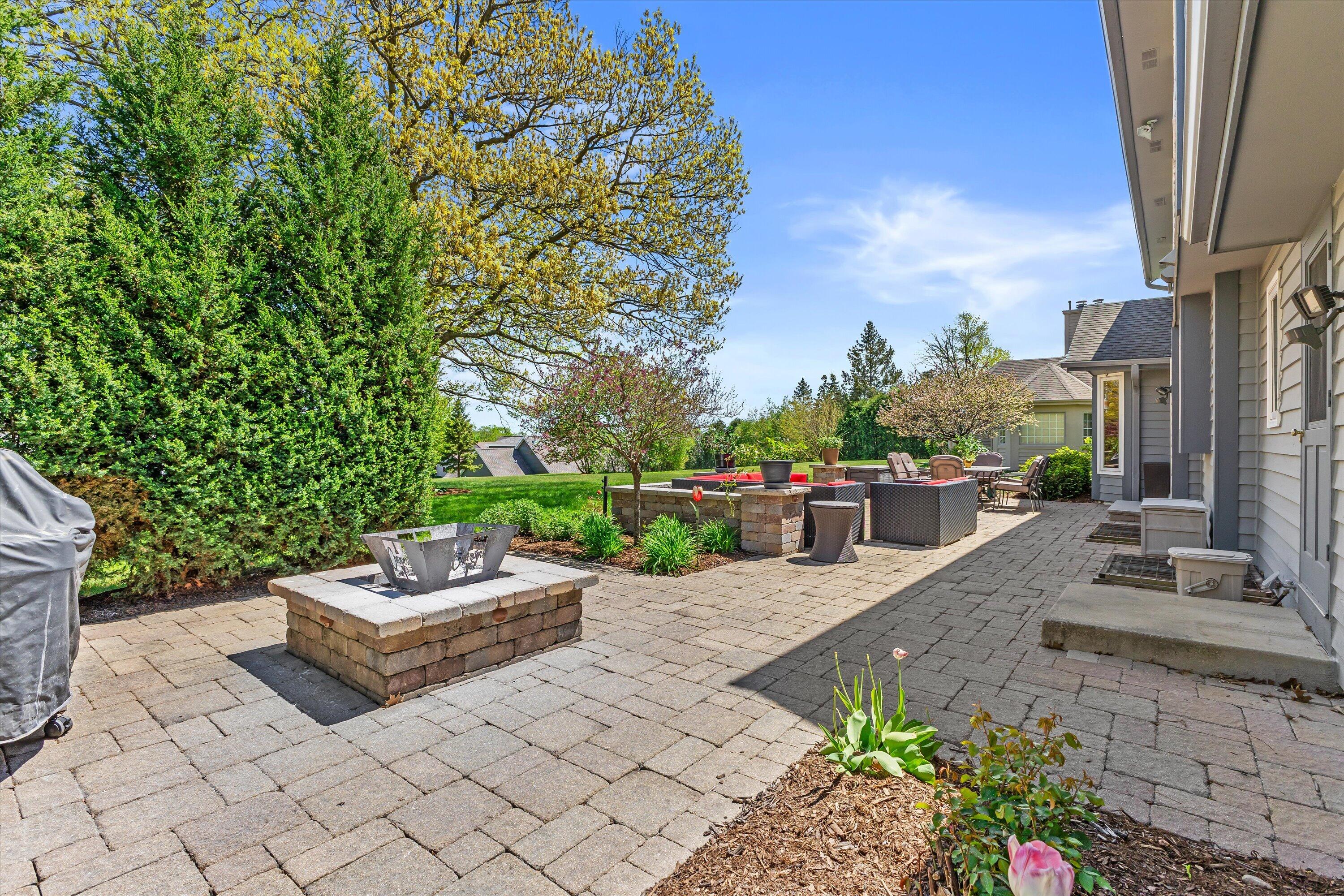 W168N5140 Stonefield Road Menomonee Falls, WI 53051 - Photo 43 of 49 Built for summer nights!